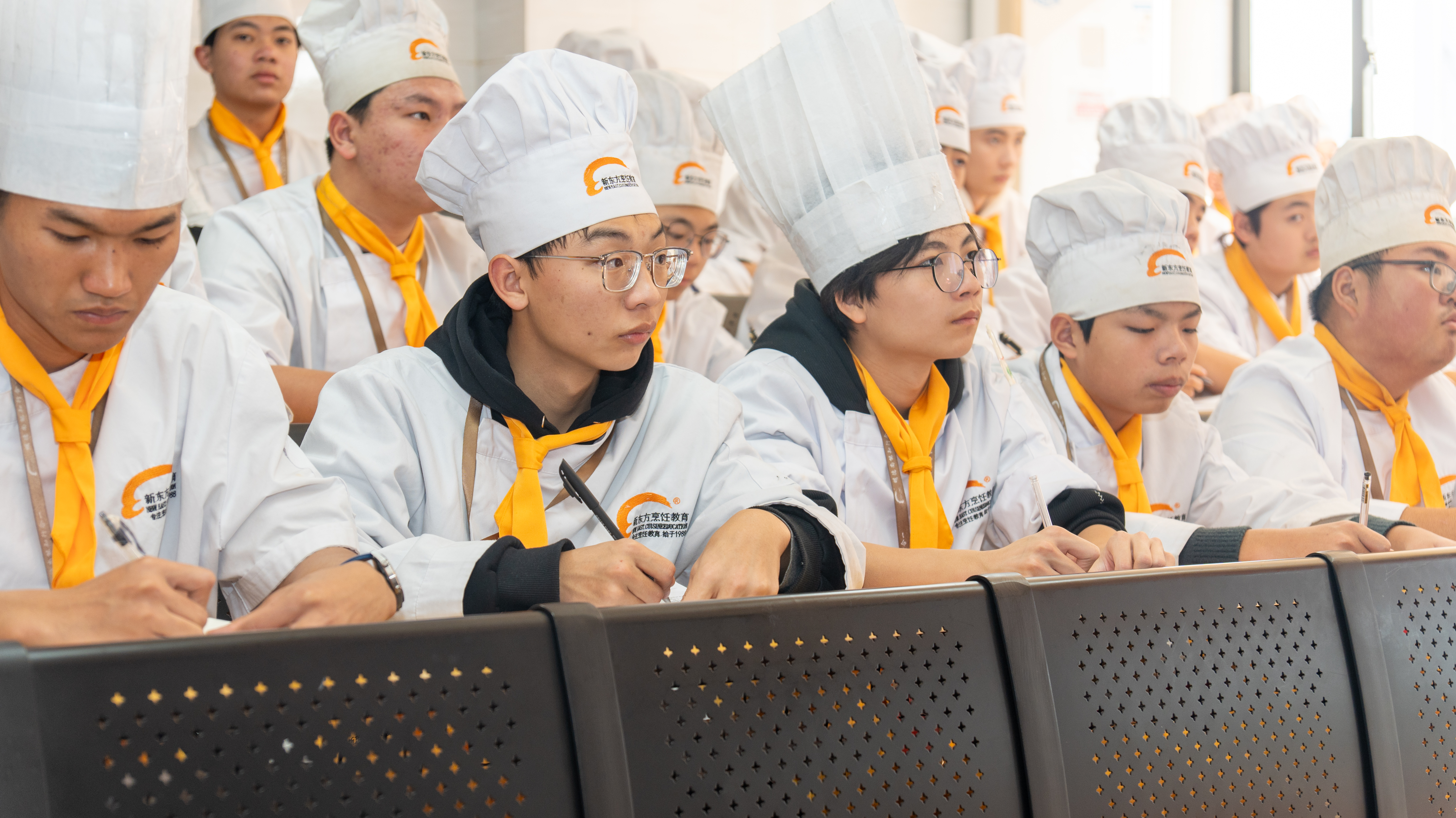 ���ǿ���Ҳ��ְ������ʦ����У԰������ؼ�����У԰���ȳ���