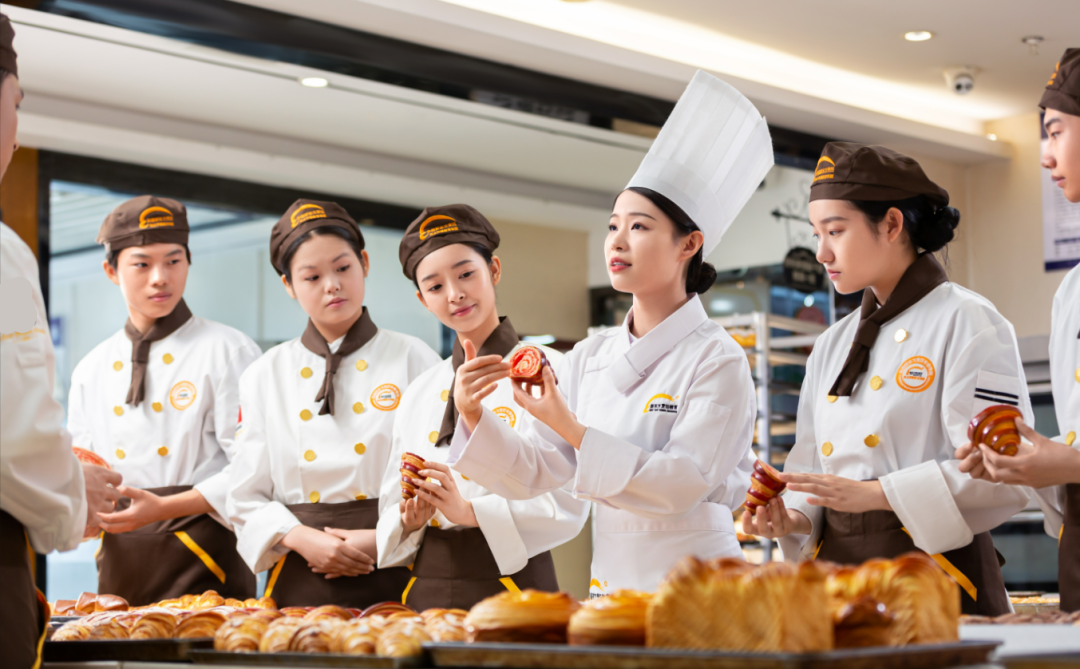 �ɳ�����ʱ���Ͽ�ʵ��ͼ����֤��Уѧ�ӵ�ÿһ��